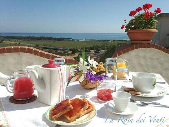 La Rosa Dei Venti Acomodação com café da manhã La Caletta Exterior foto