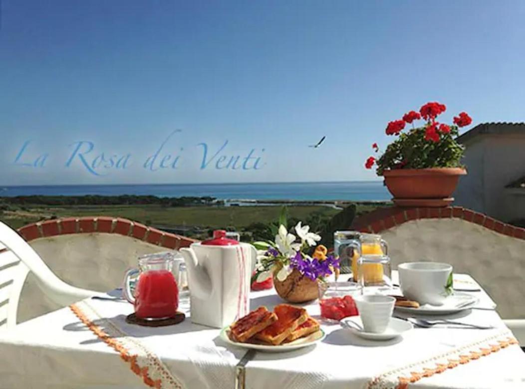 La Rosa Dei Venti Acomodação com café da manhã La Caletta Exterior foto